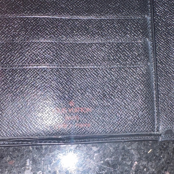 Louis Vuitton Black Epi Leather Wallet in GUC. - Picture 3 of 14